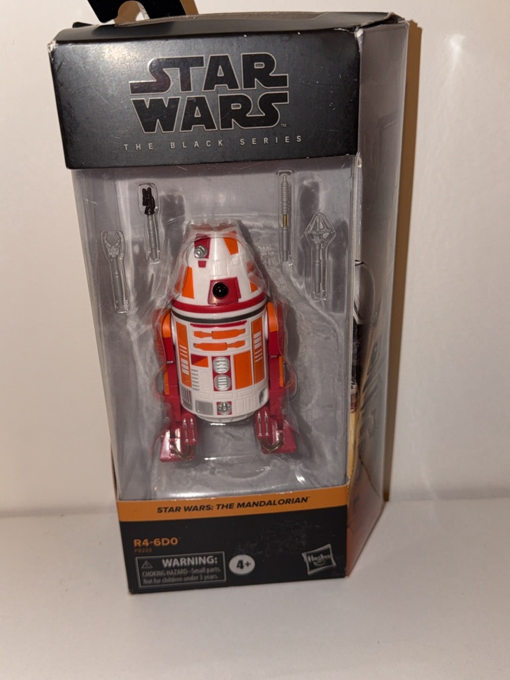Star Wars The Black Series R4-6D0 The Mandalorian Action Figure